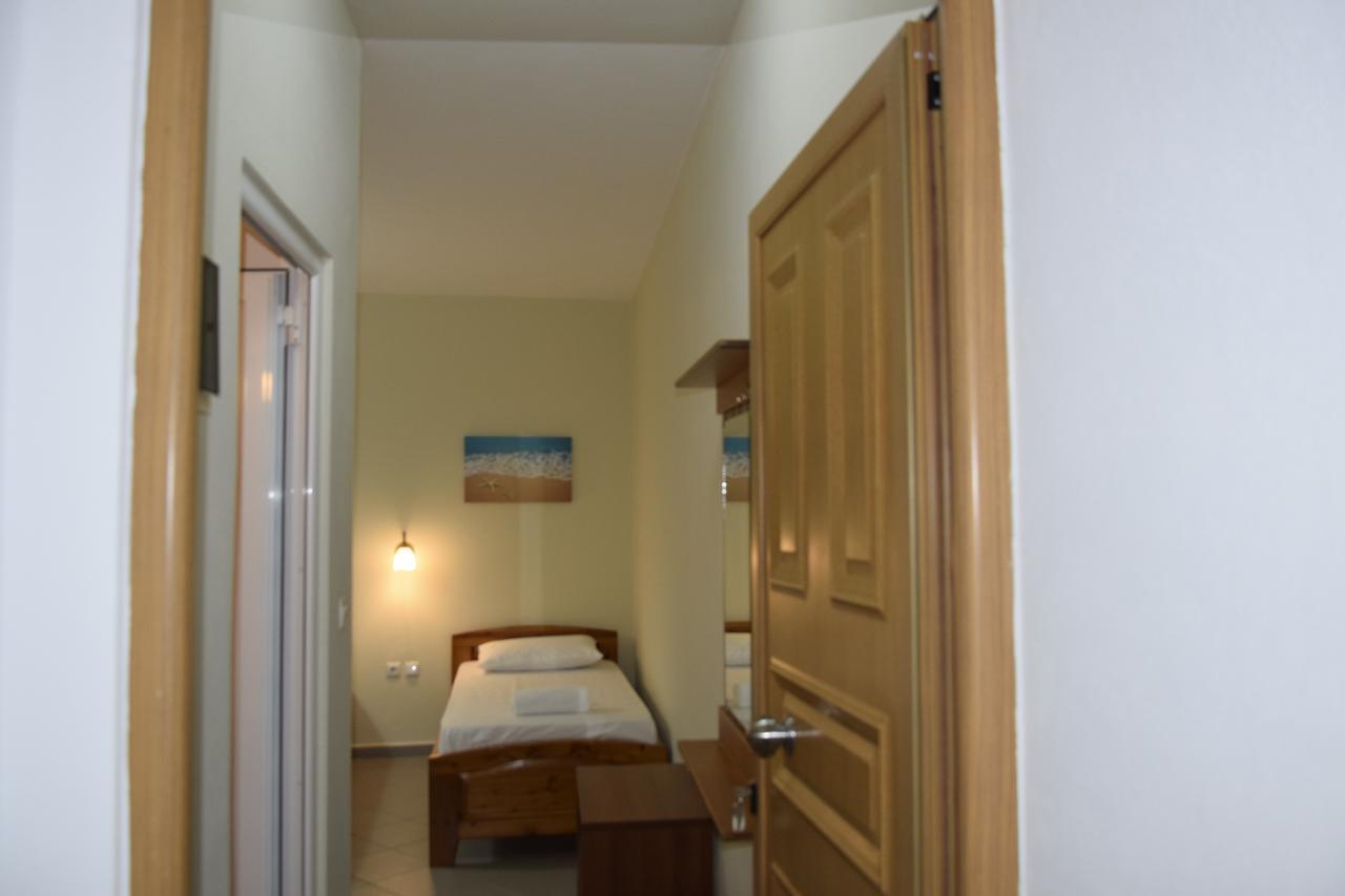 Zotos Apartment Himare Exterior foto